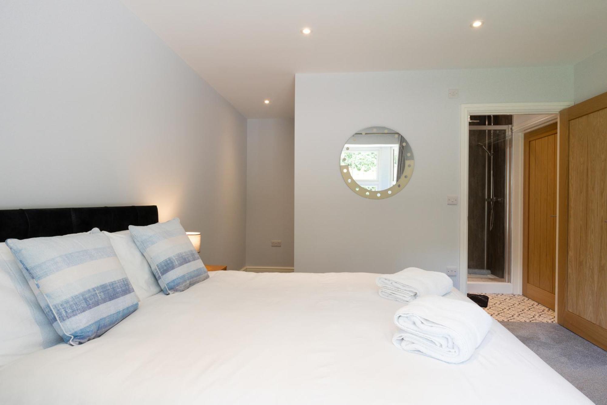 Field View- Amazing 5 Bed, Great For Contractors And Families * Burton-upon-Trent