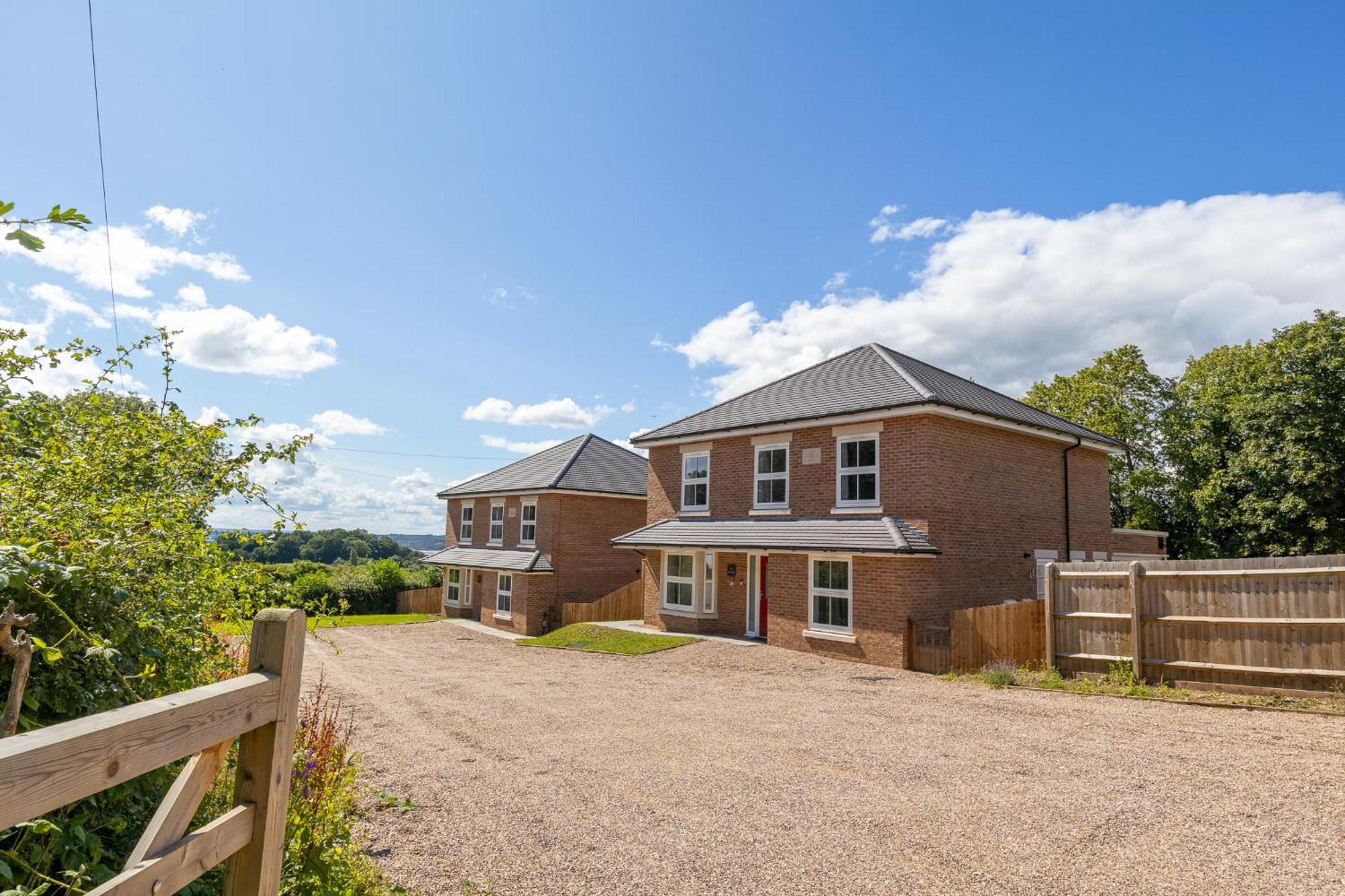 Field View- Amazing 5 Bed, Great For Contractors And Families